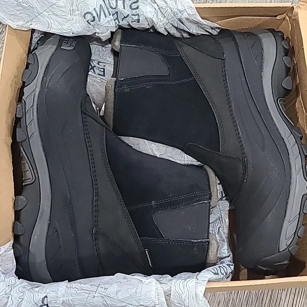The North Face Mens Chilkat III Pull-On Black Beluga Gray Size 12